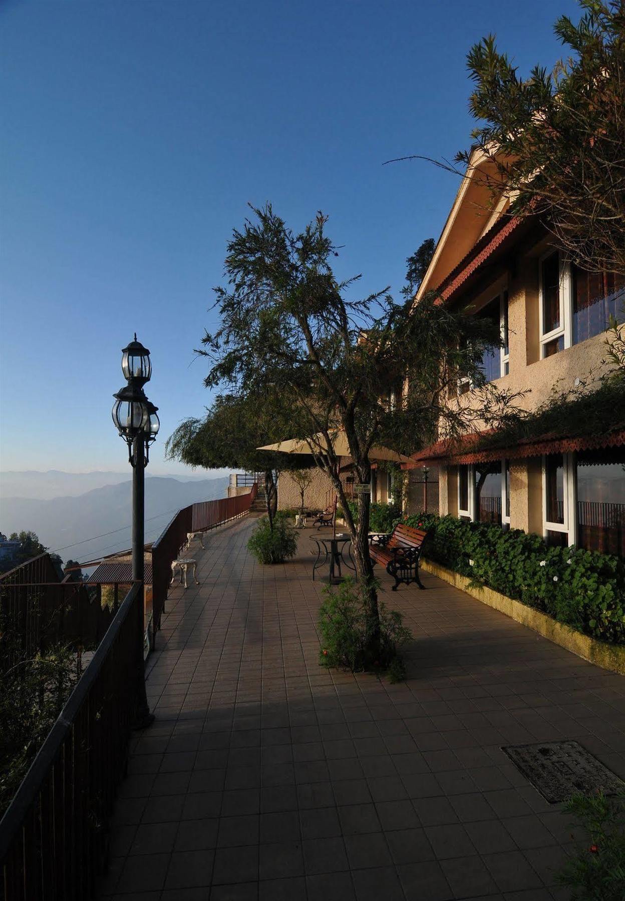Hotel Club Mahindra Mussoorie Zewnętrze zdjęcie