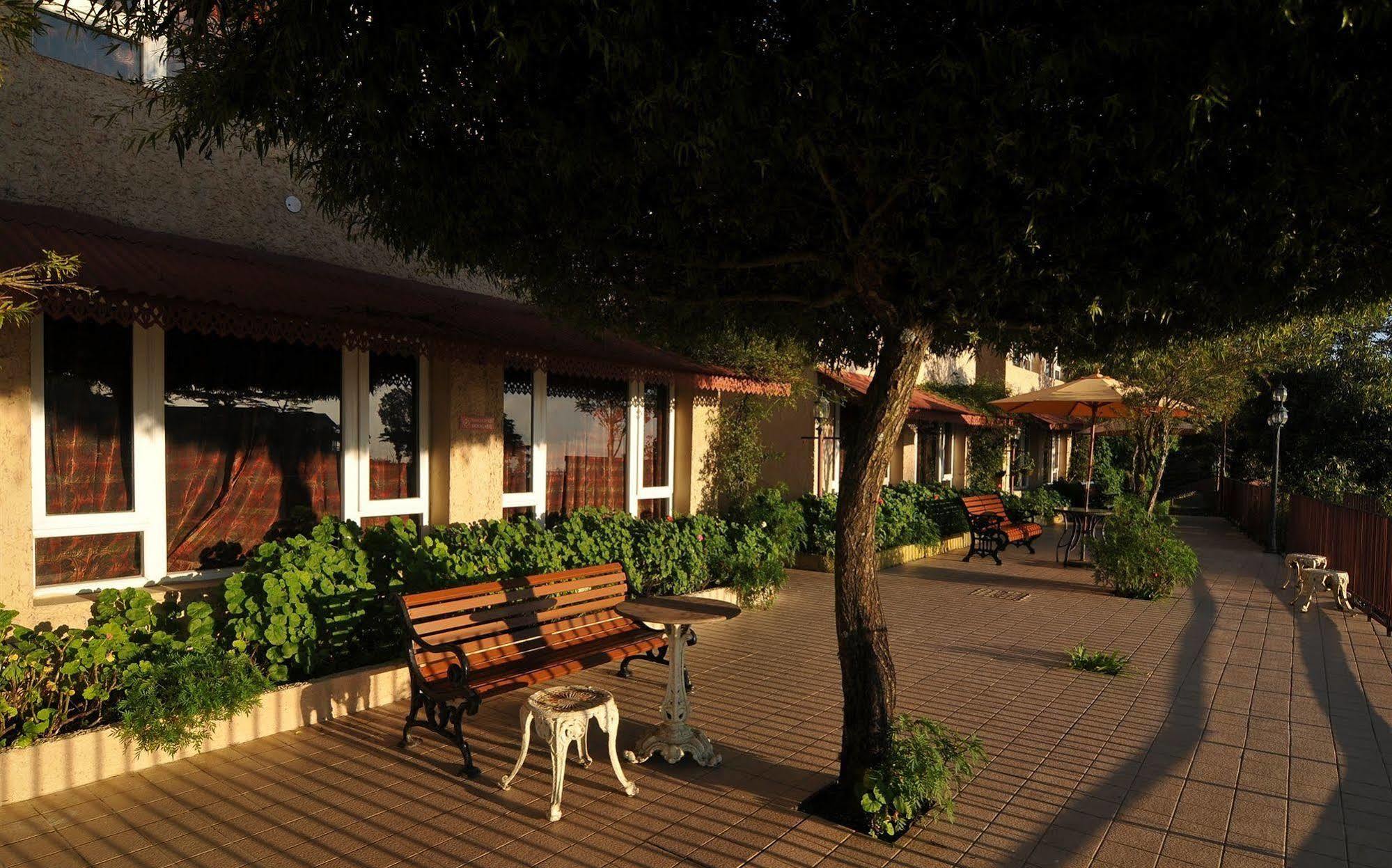 Hotel Club Mahindra Mussoorie Zewnętrze zdjęcie